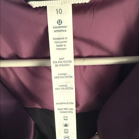 Lululemon Athletica Women's Burgundy Raincoat - Picture 2 of 4